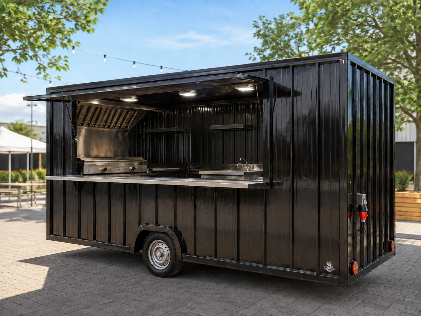 Food Truck 01 — 4m × 2m catering unit for rent